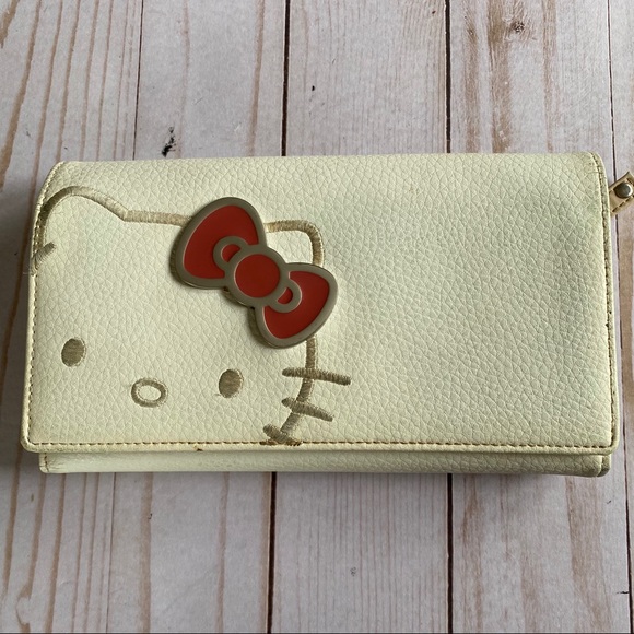 Hello Kitty Handbags - Hello Kitty 30th Anniversary wallet